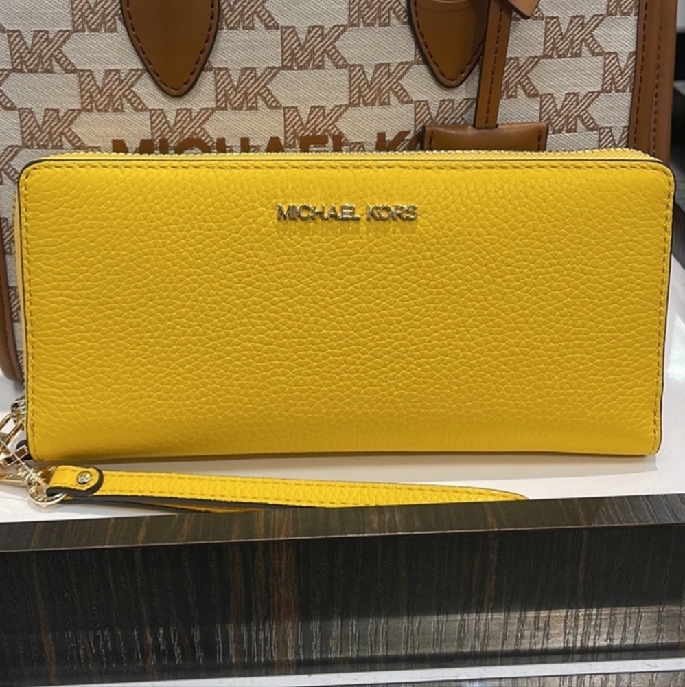 Michael Kors Jet Set Travel Continental Leather